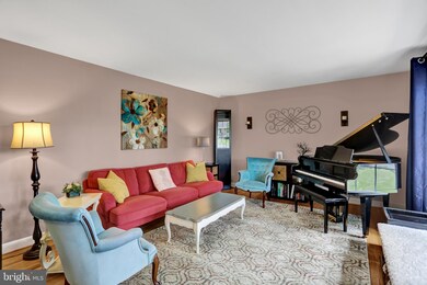 1121 Whitfield Blvd, Reading, PA 19609 - photo 7