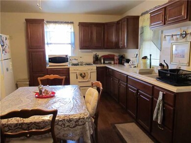 Kitchen. Four years new Cherry kitchen.