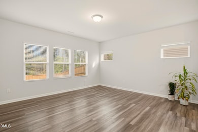 157 Wilbur Lake Dr, Fuquay-Varina, NC 27526 - photo 5