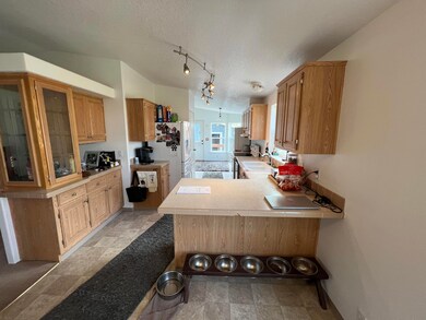 451 Almeda St, Merlin, OR 97532 - photo 3