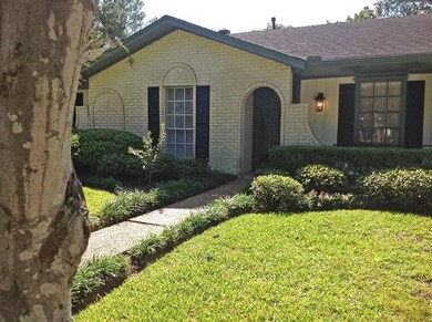 13811 Saint Marys Ln, Houston, TX 77079 - photo 2