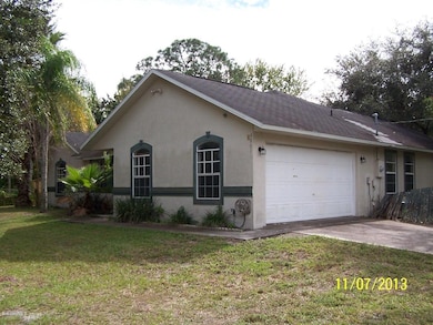 SIDE GARAGE ENTRY
