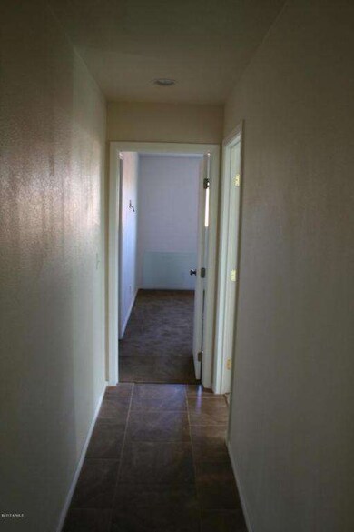 Hallway to Masterbedroom