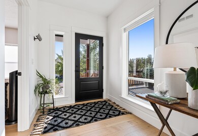 585 S Loop Rd, Jacksonville, OR 97530 - photo 3