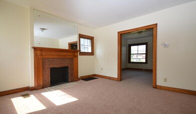 Living Room (2)