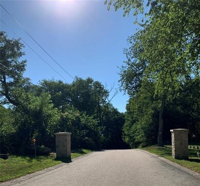 48 Skating Pond Ln, Saunderstown, RI 02874 - photo 2