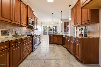 5) Kitchen and Breakfast Area