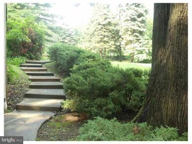 121 Old Beekman Rd, Monmouth Junction, NJ 08852 - photo 2