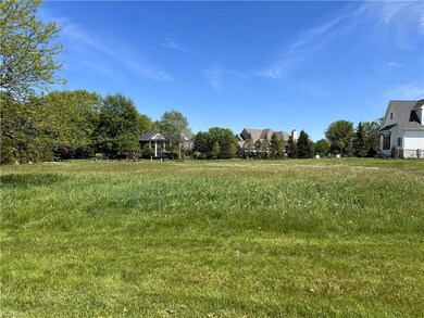 Back of lot looking toward cul-de-sac