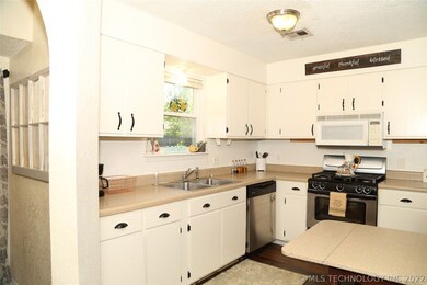 462 W 149th St S, Glenpool, OK 74033 - photo 7