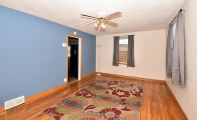 2843 Eisenhower Dr, Racine, WI 53405 - photo 5