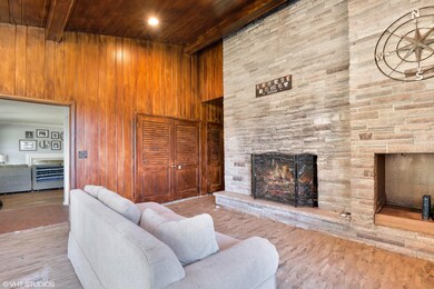 05_969BainbridgeCenterRd_3_FamilyRoom_Hi