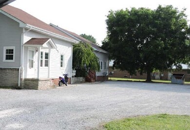 1201 Kefauver St, Manchester, TN 37355 - photo 2