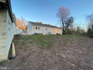 4469 N Twin Valley Rd, Morgantown, PA 19543 - photo 5