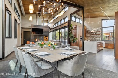 4 Dining to Living