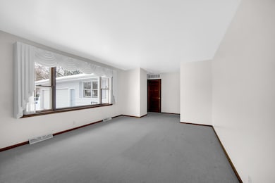 2002 Crockett Ave, Valparaiso, IN 46383 - photo 4