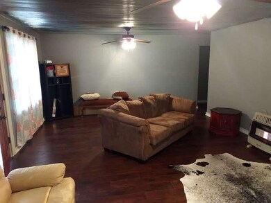 209 W 1st Ave, Elkins, AR 72727 - photo 4