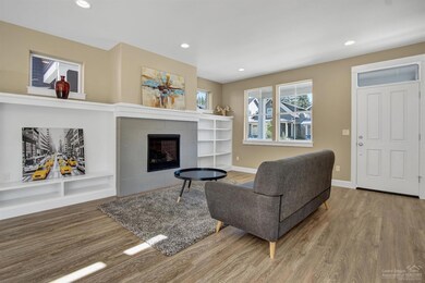 636 NE Isabella Ln, Bend, OR 97701 - photo 4