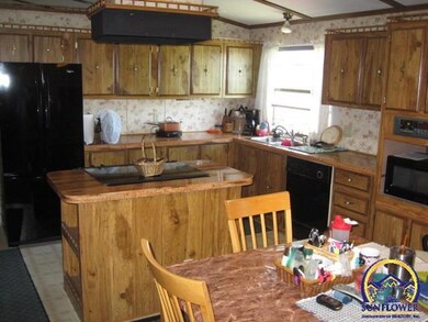 5127 SW Wanamaker Rd, Topeka, KS 66610 - photo 7