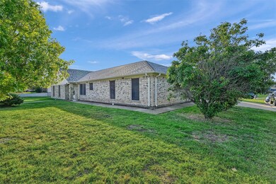 400 E North Creek Dr, Sherman, TX 75092 - photo 3