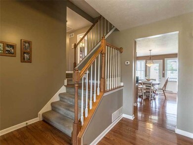 Entry/Foyer.
