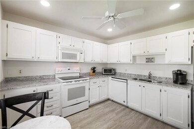 Spacious Kitchen !