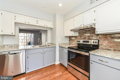 8392 Forrester Blvd unit 553, Springfield, VA 22152 - photo 2