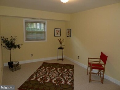 3860 Lyndhurst Dr unit 101, Fairfax, VA 22031 - photo 7