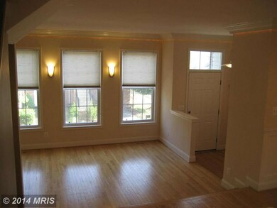 2559 James Monroe Cir, Herndon, VA 20171 - photo 3