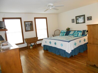 1ST FLOOR OWNERS SUITE