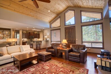 006_Living Room