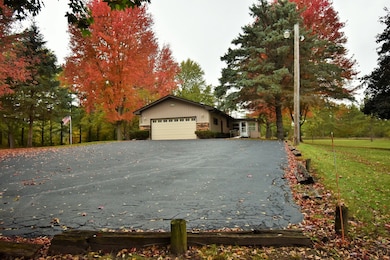 8108 Howe Rd, Wonder Lake, IL 60097 - photo 4