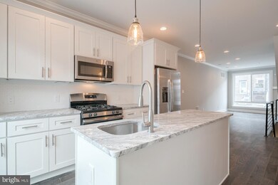 2051 Fernon St, Philadelphia, PA 19145 - photo 7