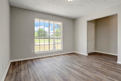 6919 Silver Star Dr, Houston, TX 77086 - photo 5