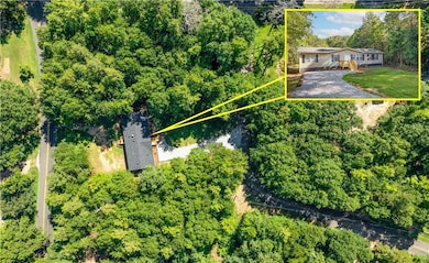 181 Cherry Cir, Hartwell, GA 30643 - photo 3