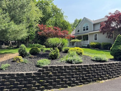 4 Apple Ln, Wading River, NY 11792 - photo 2