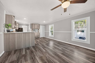 489 Starratt Rd unit 23, Jacksonville, FL 32218 - photo 2