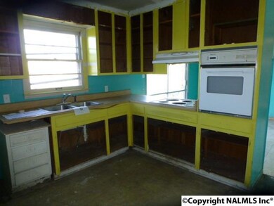 3809 Telstar Cir SW, Huntsville, AL 35805 - photo 4