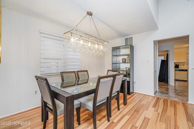 13 Gatley Close unit 1000, Freehold, NJ 07728 - photo 5