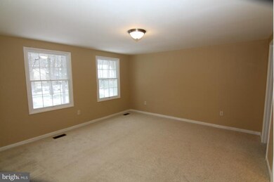 6013 Camelback Ln, Columbia, MD 21045 - photo 4