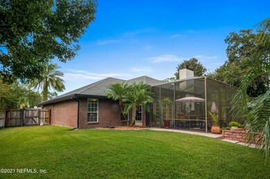 Beautiful Backyard & Screened Patio!