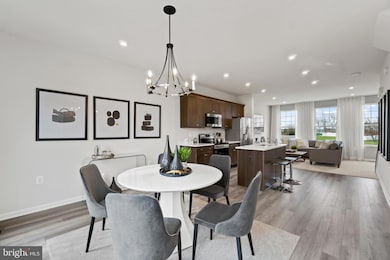 431 Presidents Pointe Ave, Ranson, WV 25438 - photo 7