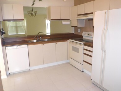 Eat-in Kitchen