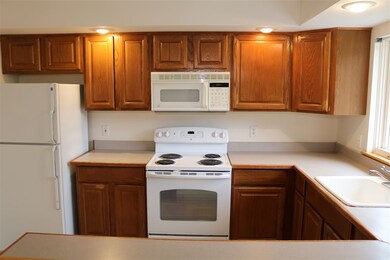 141 Iris Way, White River Junction, VT 05001 - photo 3