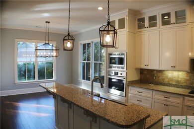 Kitchen & breakfast area