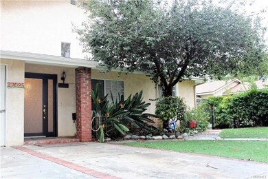 22025 Martinez St, Woodland Hills, CA 91364 - photo 3