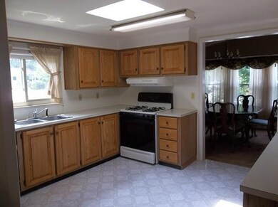 8 Baywood St, Rockland, MA 02370 - photo 6