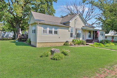 911 E 5th St, Altamont, KS 67330 - photo 2