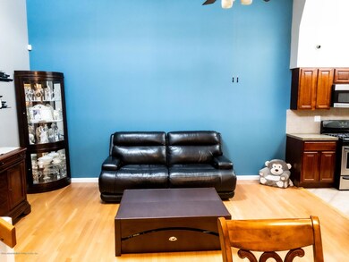 33WindingWoodsLivingRoom2