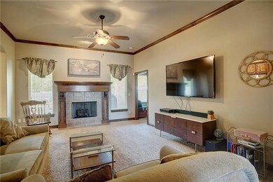 2517 SE 8th St, Moore, OK 73160 - photo 5